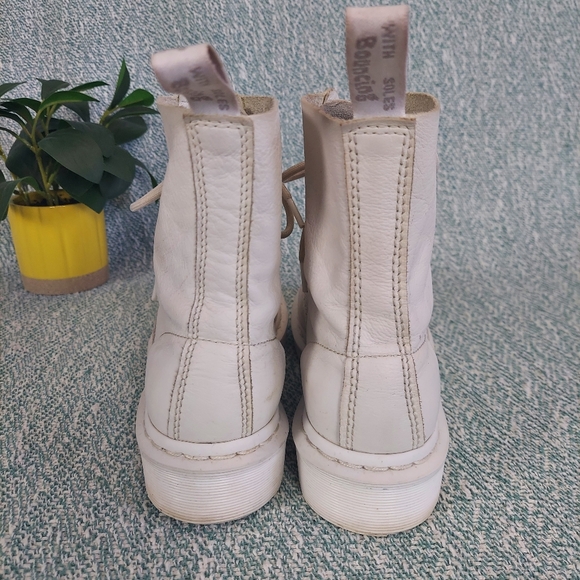Dr. Martens White Leather Combat Boots #24480, 6" Tall, Womens Sz 7 - Picture 6 of 9